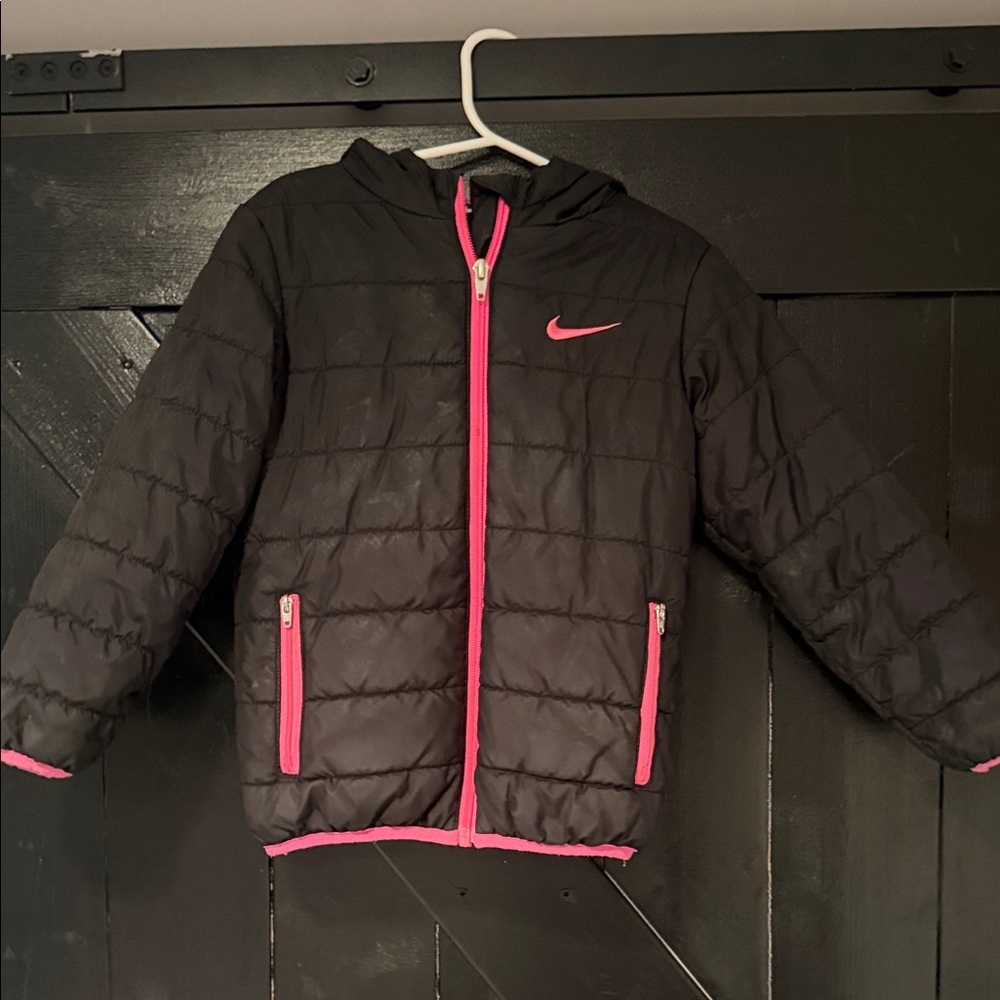 Nike Toddler Puffer Jacket in Black and Pink